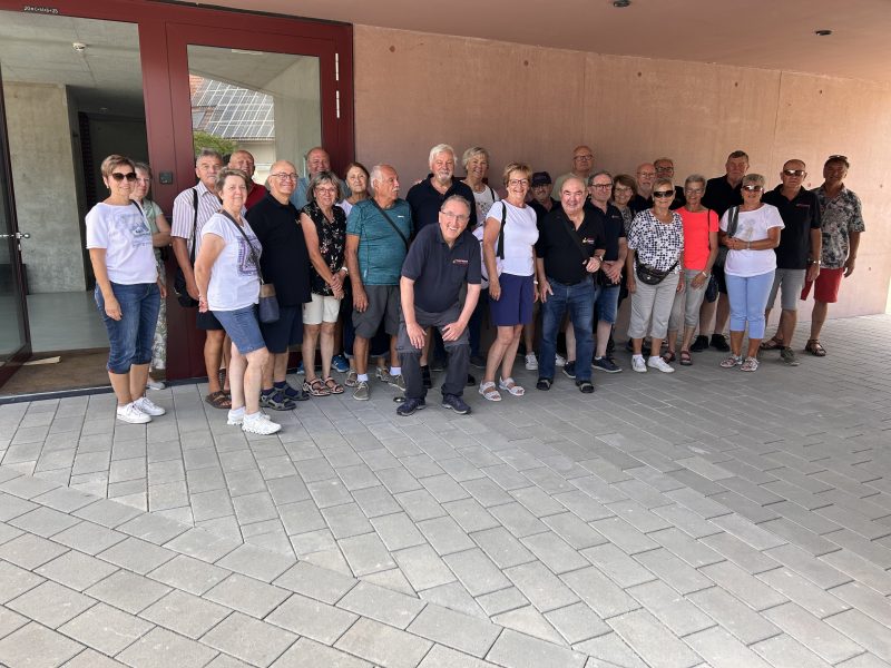 Feuerwehr Senioren und Witwen aus Rheinmünster besichtigen das neue FF-Haus in Iffezheim